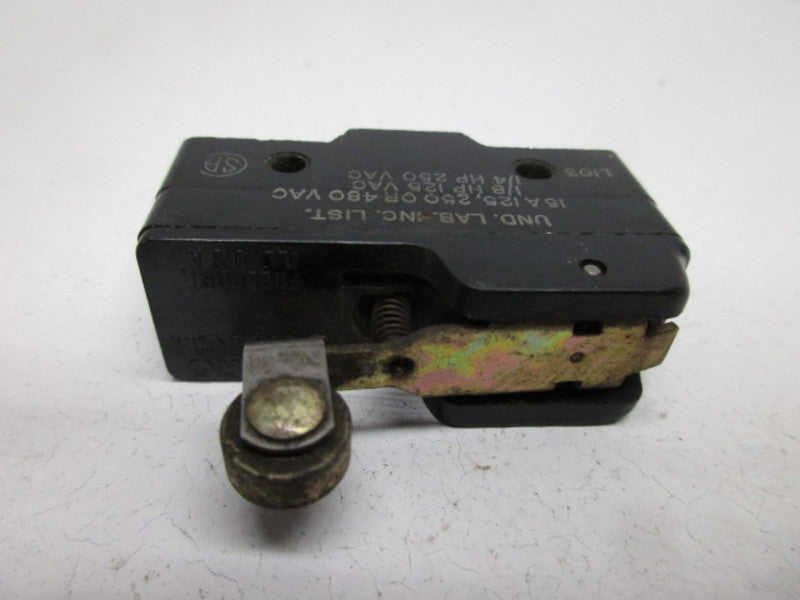 MICRO SWITCH BZ-RW822-A2 ROLLER LEVER  UNMP