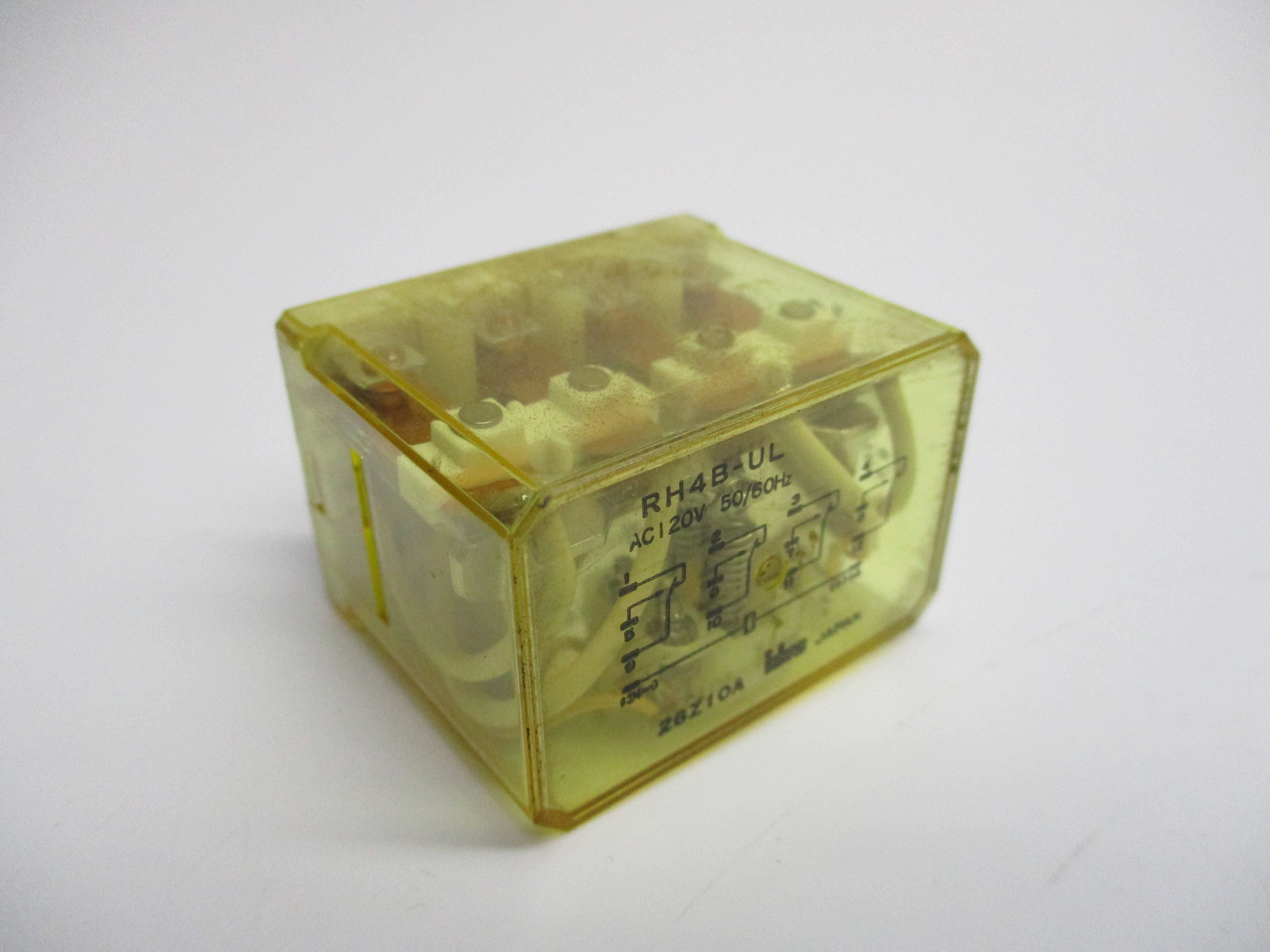 IDEC RH4B-UL RELAY 120VAC 10A UNMP