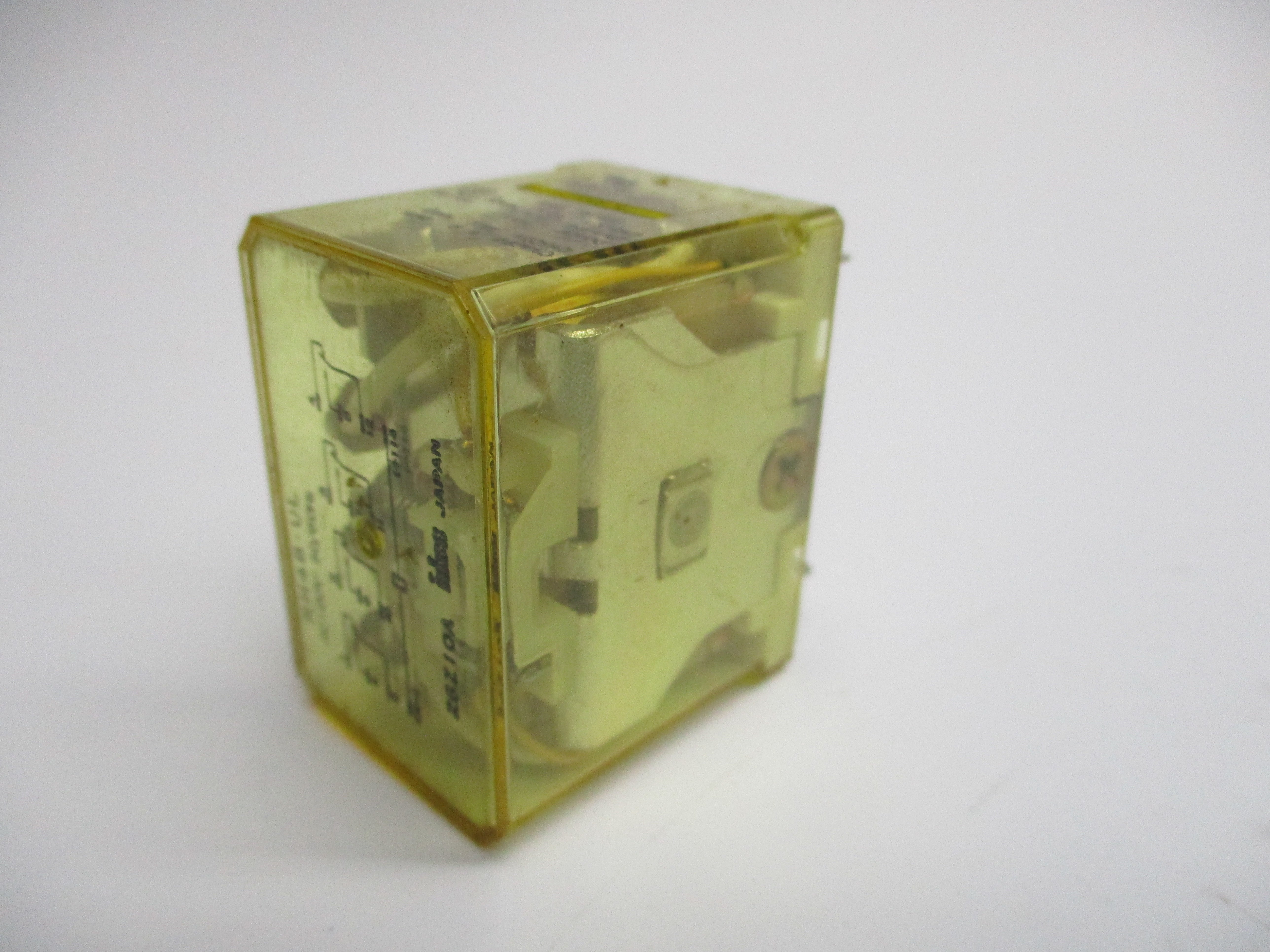 IDEC RH4B-UL RELAY 120VAC 10A UNMP