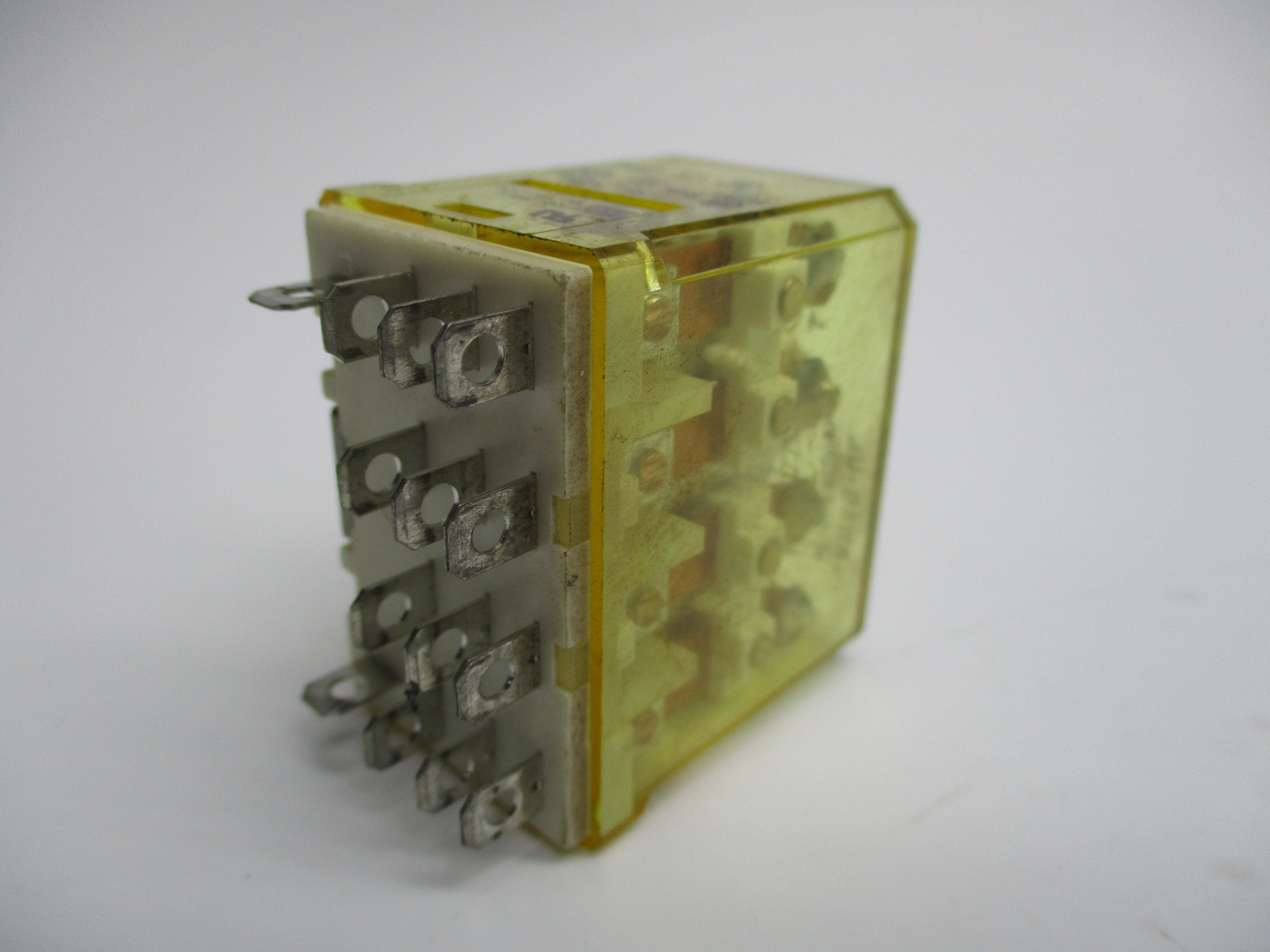 IDEC RH4B-UL RELAY 120VAC 10A UNMP