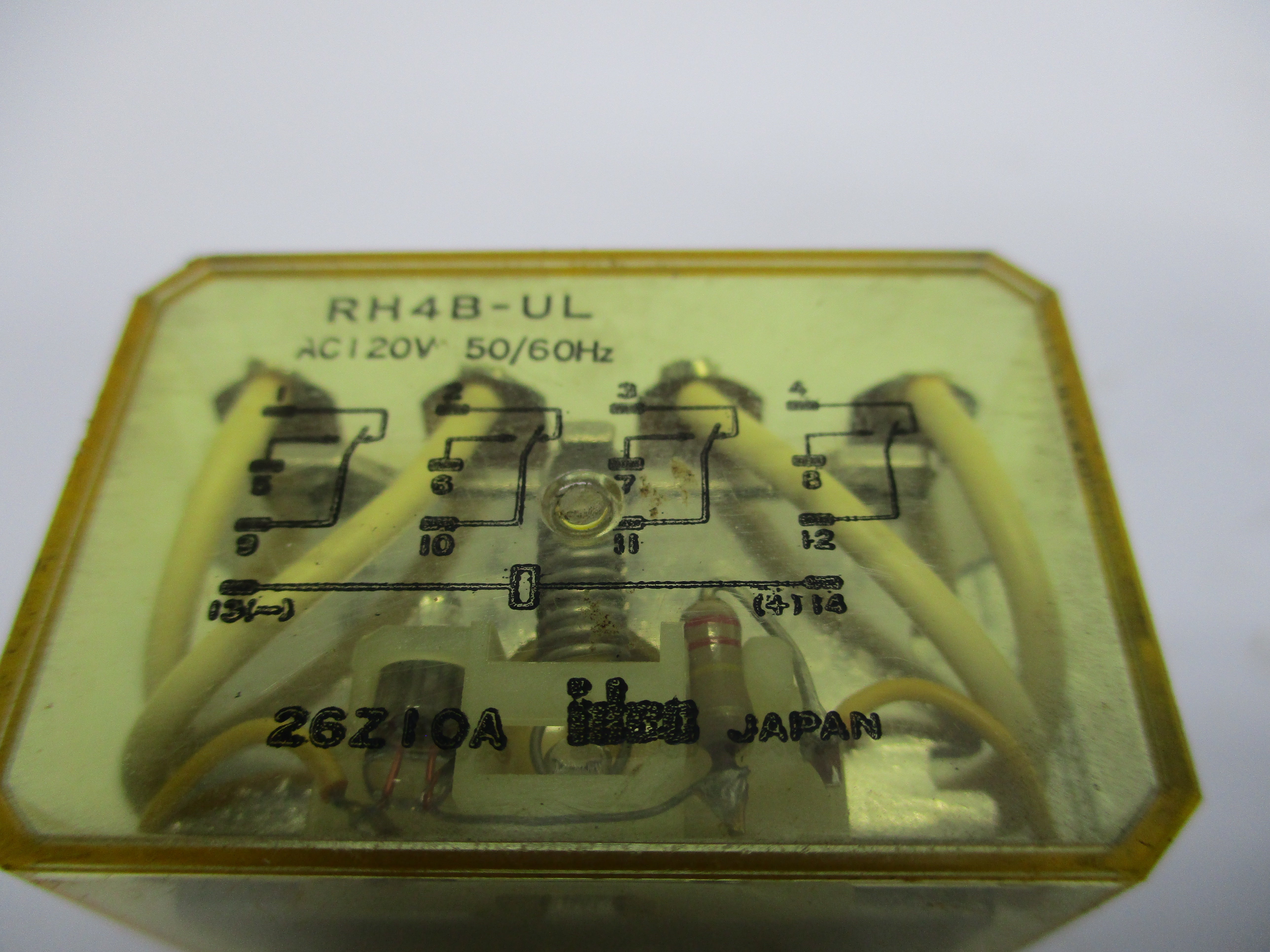 IDEC RH4B-UL RELAY 120VAC 10A UNMP