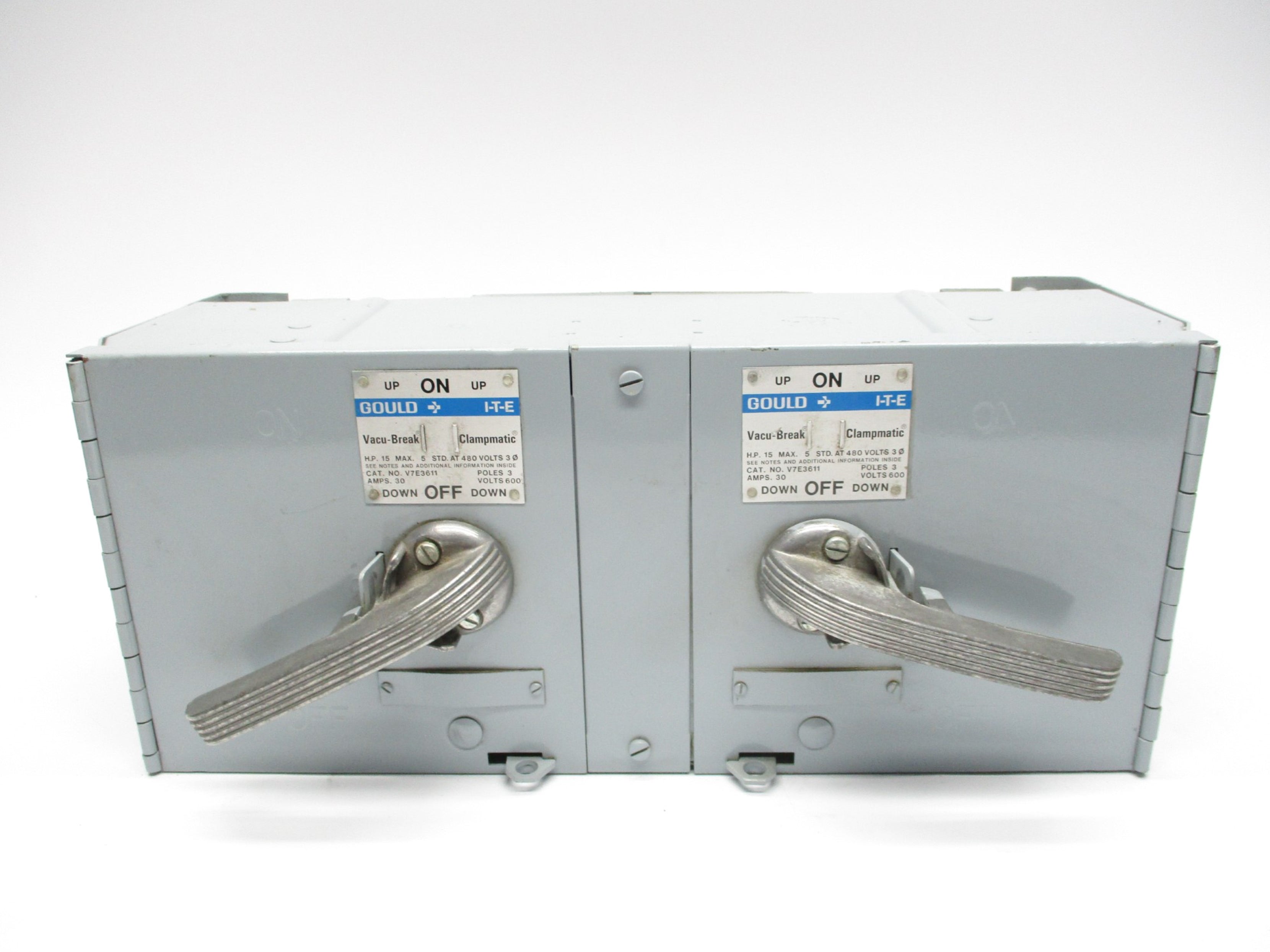 GOULD V7E3611 30A UNMP