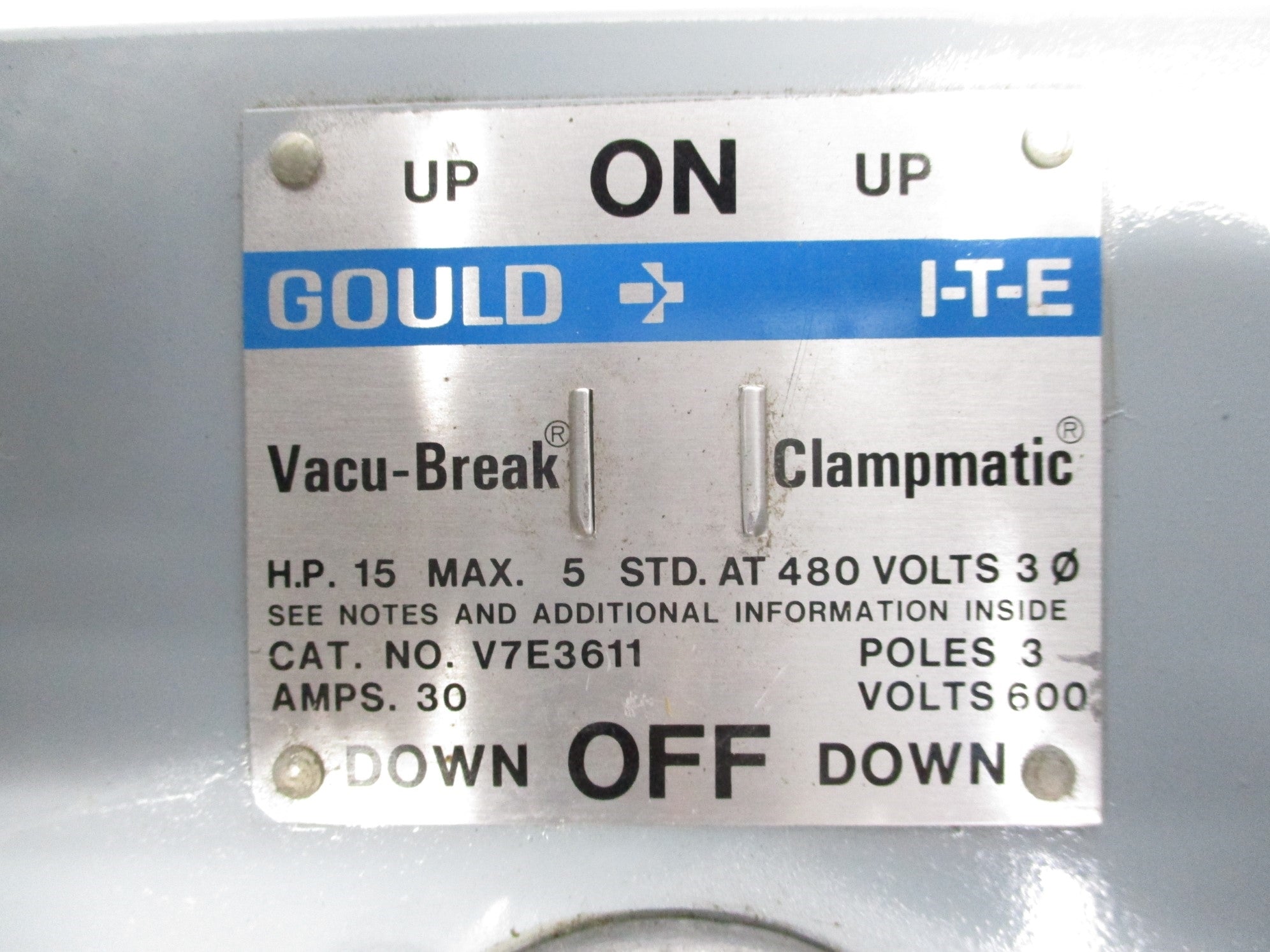 GOULD V7E3611 30A UNMP