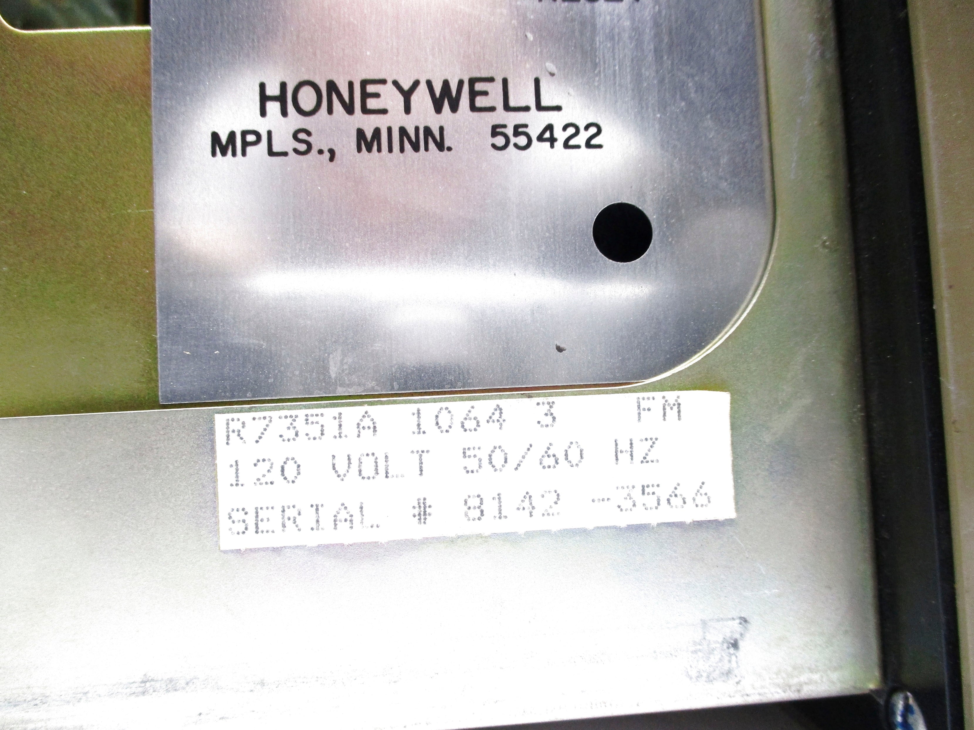 HONEYWELL R7351A1064 240VAC UNMP