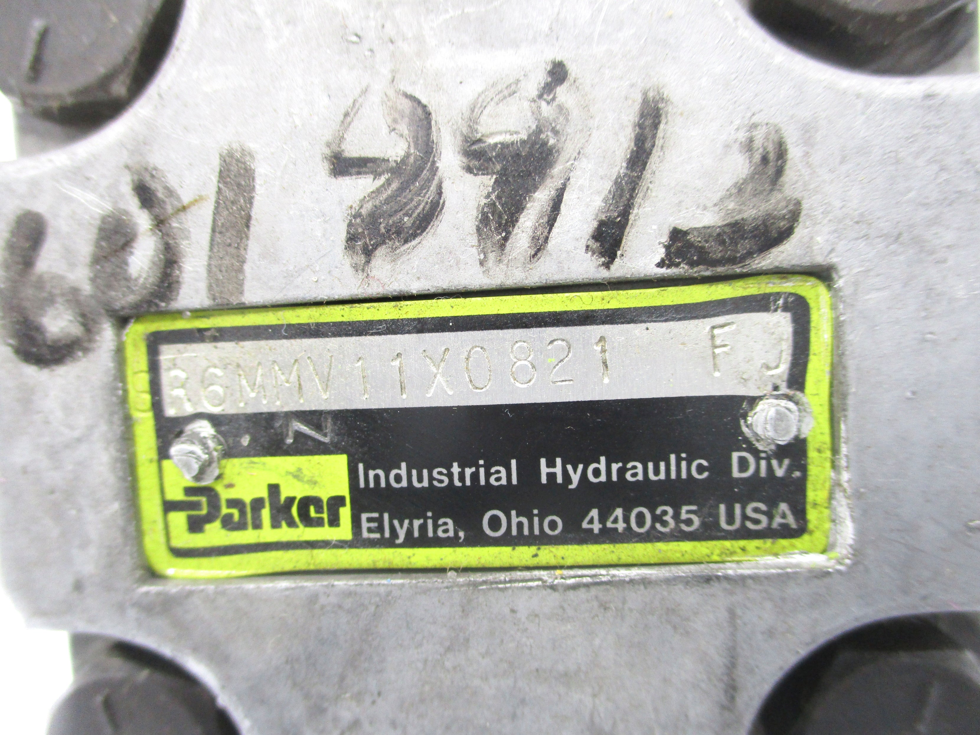 PARKER SR6MMV11X0821F UNMP