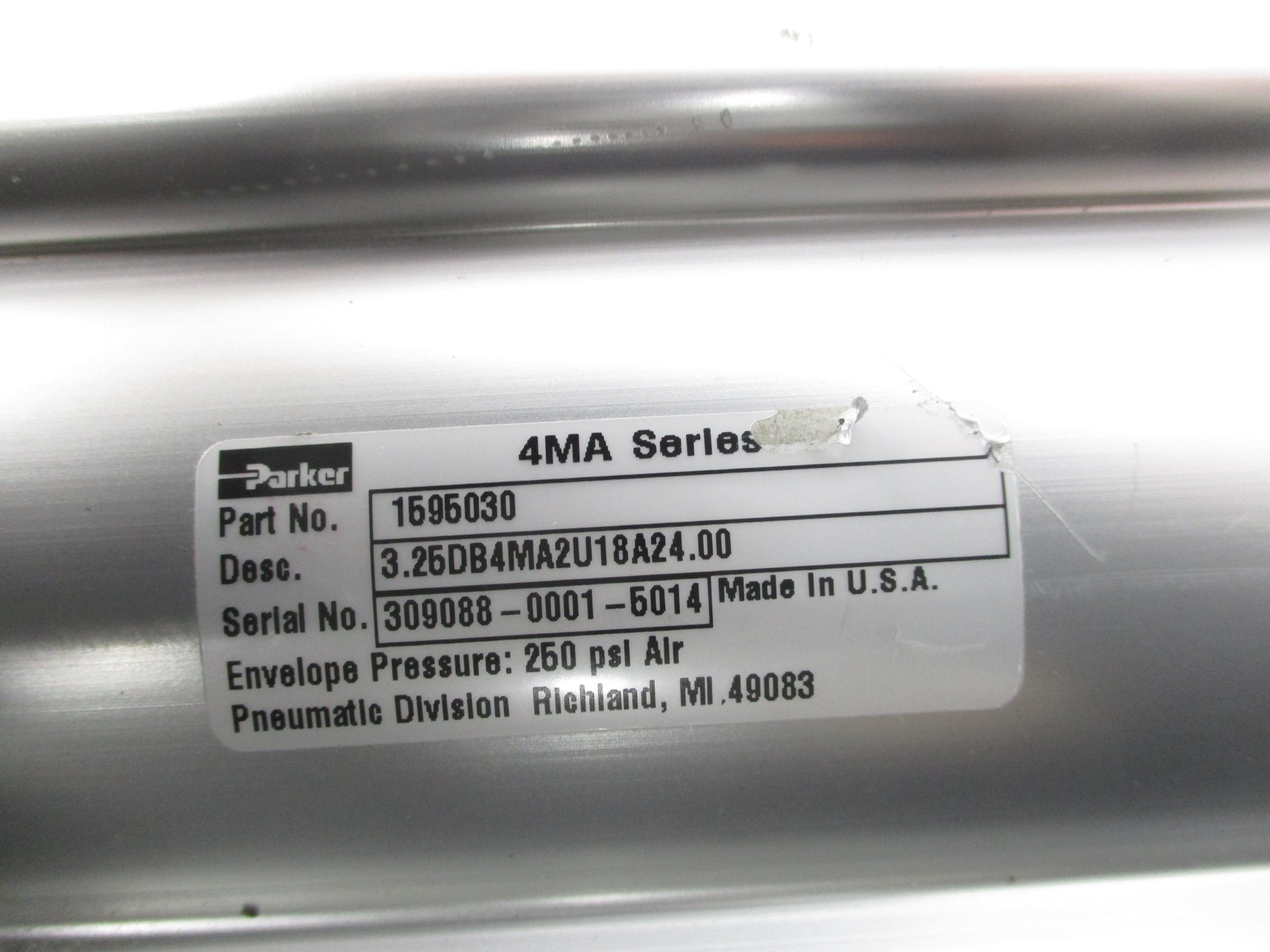 PARKER 3.25DB4MA2U18A24.00 250PSI NSNP
