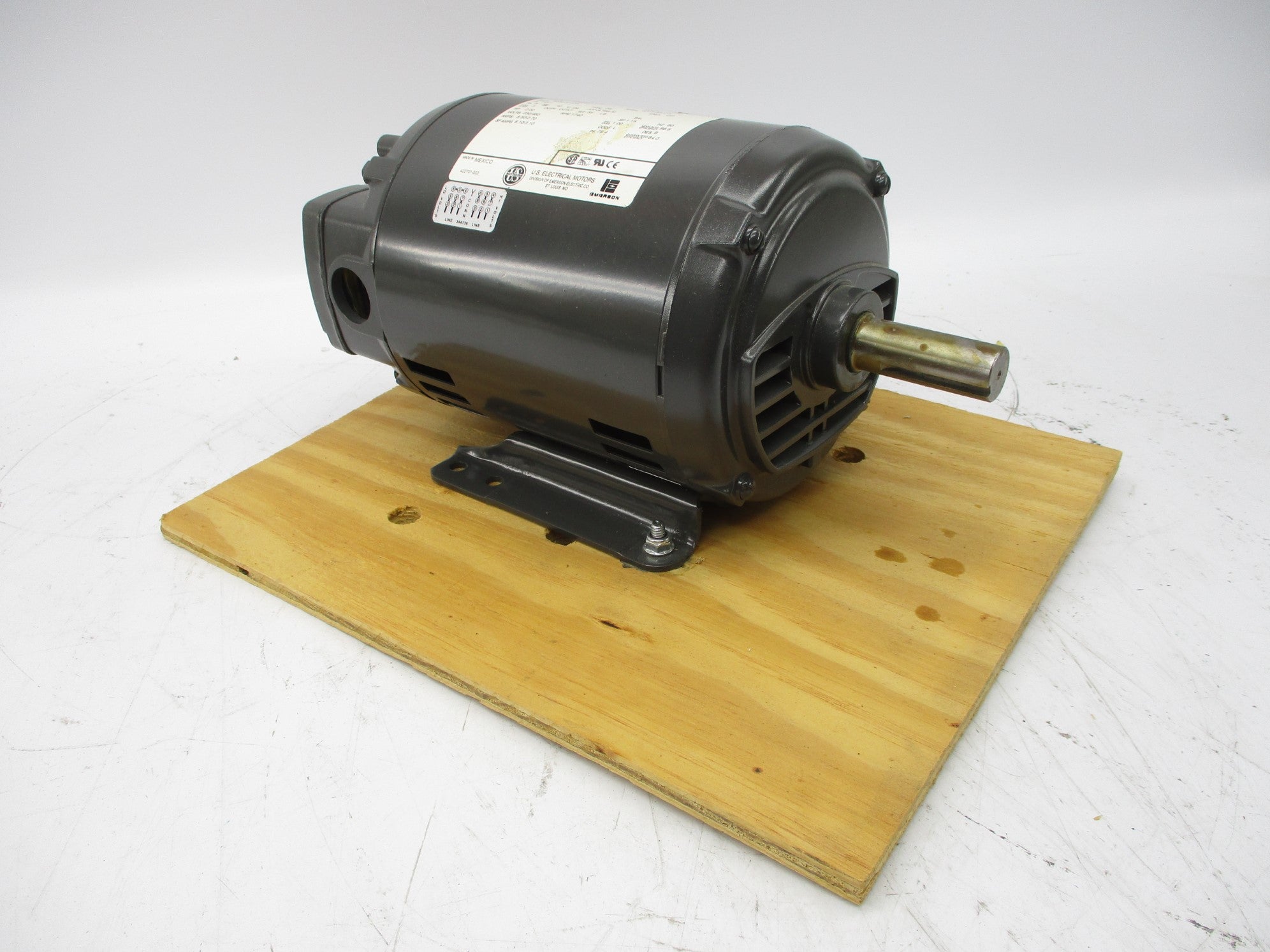 US MOTORS D2P2B2 ATT66 NSMP