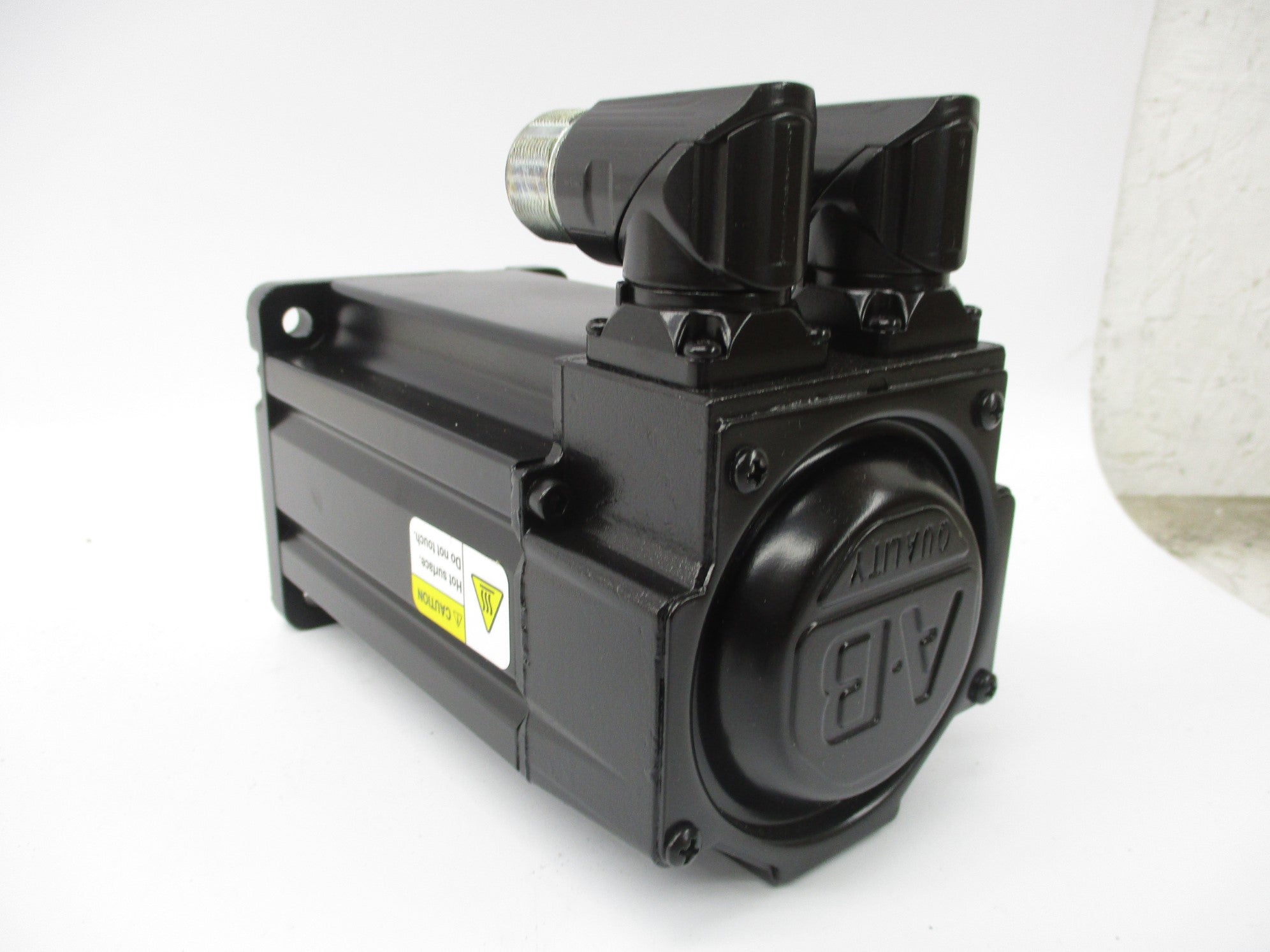 ALLEN BRADLEY MPL-B310P-MJ74AA SER. A NSMP