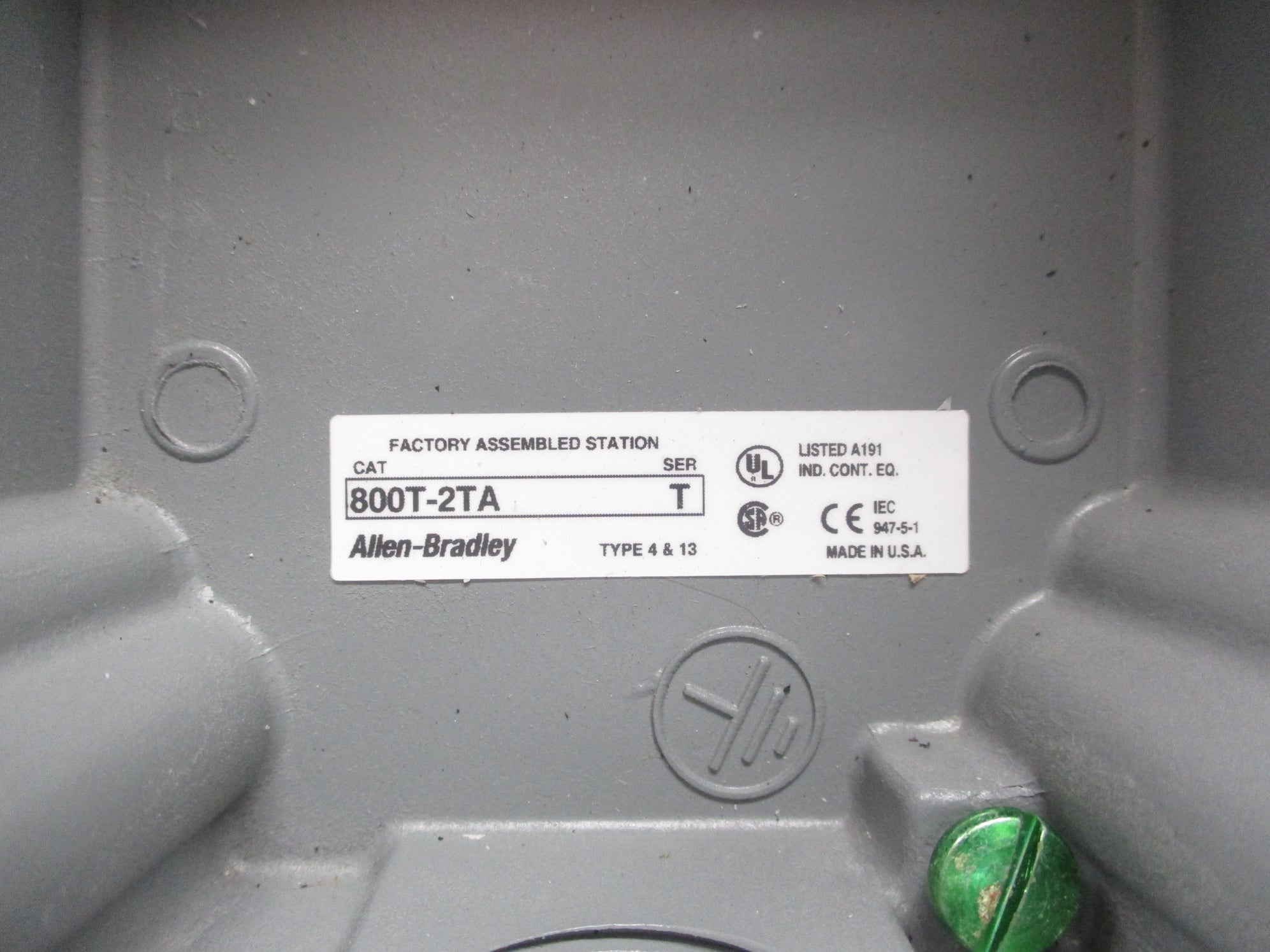ALLEN BRADLEY 800T-2TA SER. T (BR/WH) NSMP