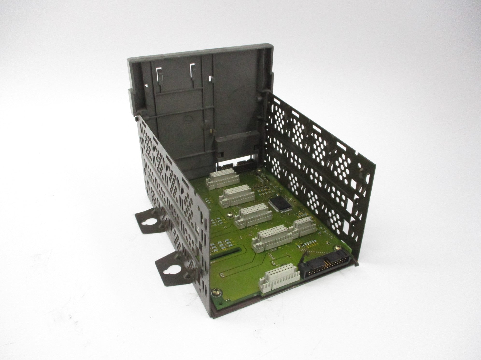 ALLEN BRADLEY 1746-A4 SER. B (AS PICTURED) UNMP