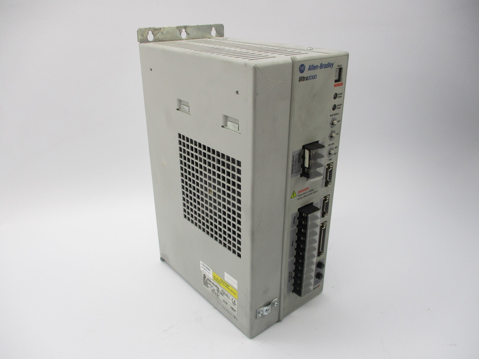 ALLEN BRADLEY 2098-DSD-HV030-SE SER. B F/W V1.53 UNMP