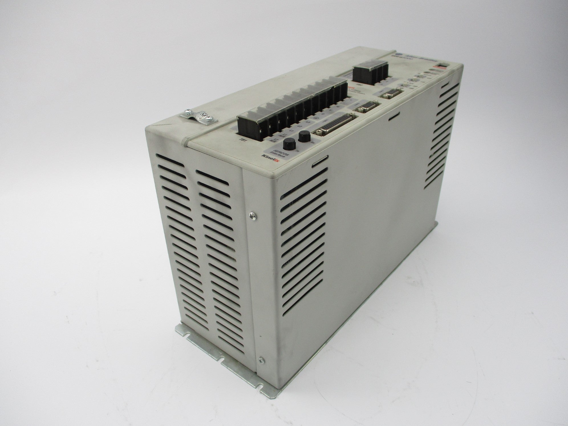 ALLEN BRADLEY 2098-DSD-HV030-SE SER. B F/W V1.53 UNMP