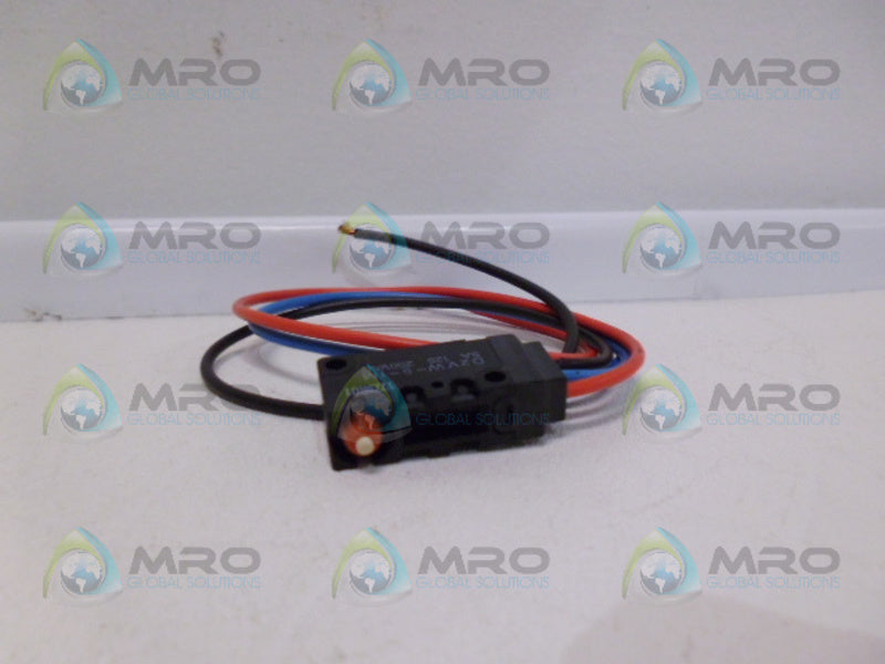 OMRON D2VW-5-1M CHASSIS MOUNT SNAP ACTION SWITCH * USED *