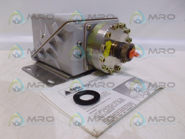 DELTA W2041GG302A PRESSURE SWITCH *NEW NO BOX*