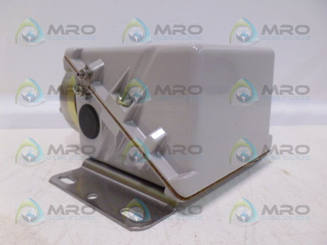 DELTA W2041GG302A PRESSURE SWITCH *NEW NO BOX*