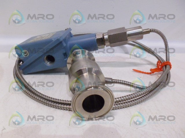UNITED ELECTRIC H100-702 PRESSURE SWITCH (1" END) *NEW NO BOX*