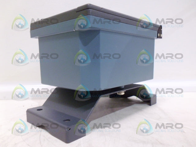 FOXBORO 870ITEC-AYFNZ-7 CONDUCTIVITY TRANSMITTER *NEW IN BOX*