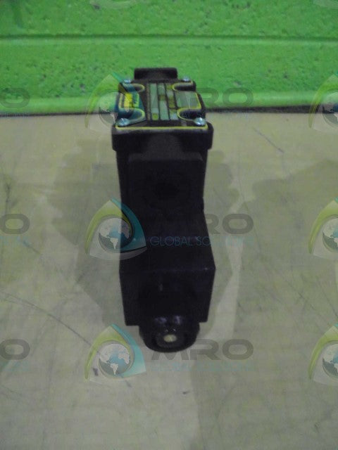 PARKER D1VW004CNYCE  4WAY DUAL VALVE SOLENOID *NEW IN BOX*