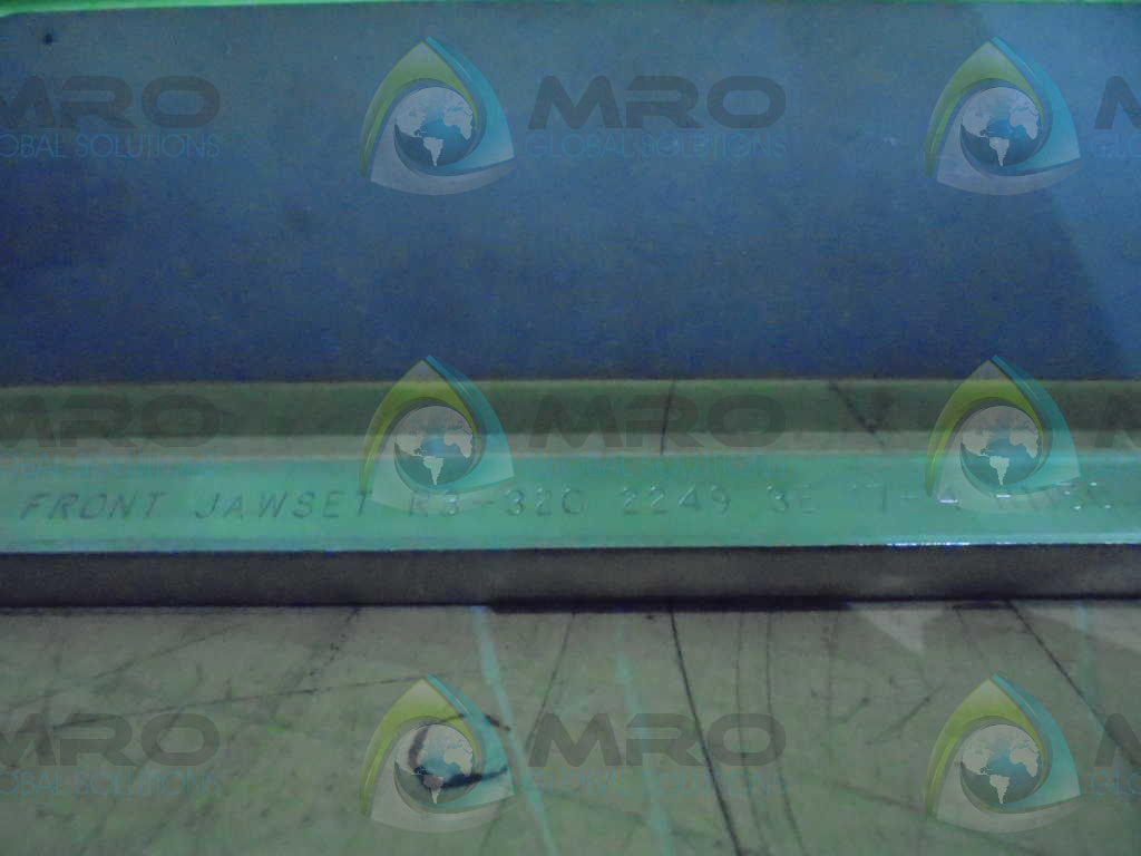 TNA R3 320 2249 3E 17-4  H1150 FRONT AND REAR JAW SET *NEW IN BOX*