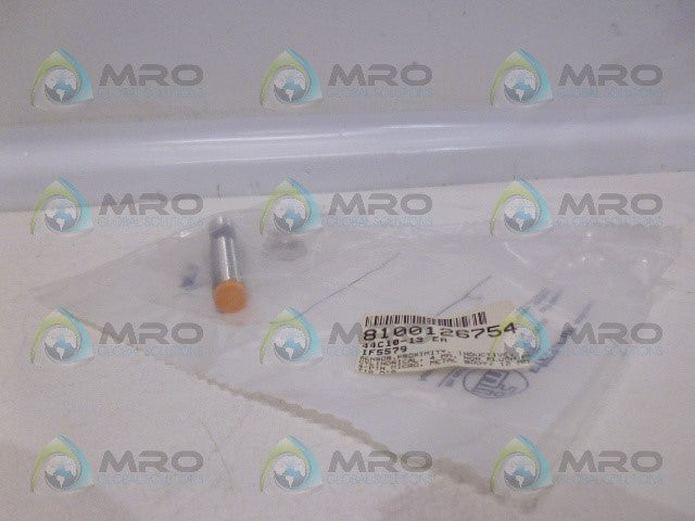 IFM EFECTOR IF5579 INDUCTIVE PROXIMITY SENSOR * NEW IN FACTORY BAG *