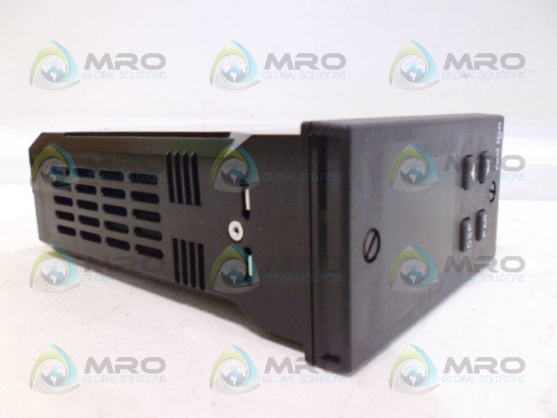 RED LION CONTROLS TCU11001 TEMP CONTROLLER *NEW NO BOX*