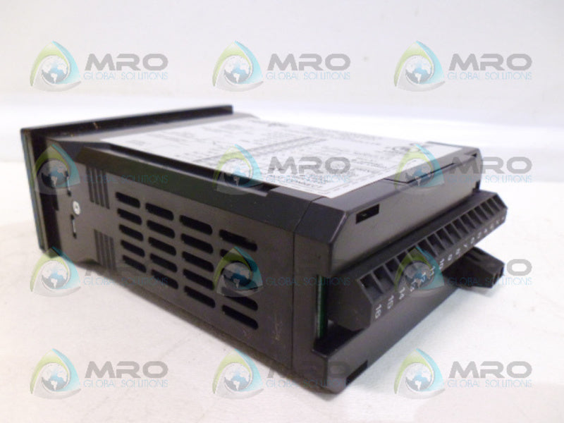RED LION CONTROLS TCU11001 TEMP CONTROLLER *NEW NO BOX*