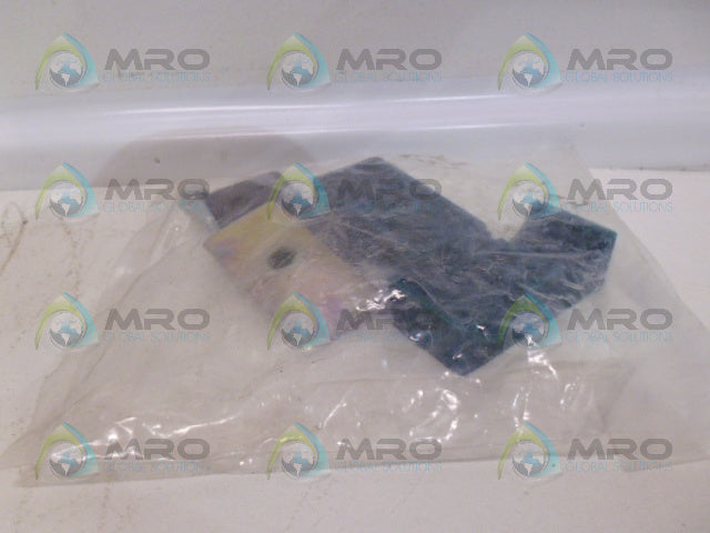 STAUFF SP3213/213DPPGDAS-K PIPE CLAMPS *NEW IN FACTORY BAG*
