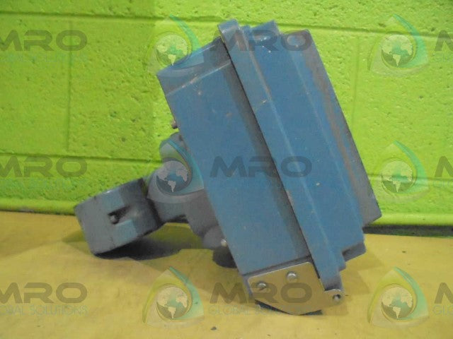 ROSEMOUNT 8722 TA03 MAGNETIC FLOW TRANSMITTER w/ ROSEMOUNT 8711 RRE005T1 *USED*