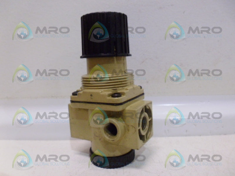 BOSTON GEAR EN62220 PRESSURE REGULATOR *NEW NO BOX*