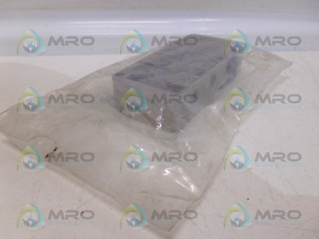SMC SP0102 SUB PLATE VALVE *NEW IN FACTORY BAG*