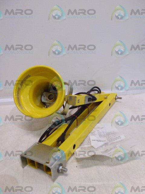 KELLEY K-1040 DOCK LOADING LIGHTS  (AS PICTURED) *USED*
