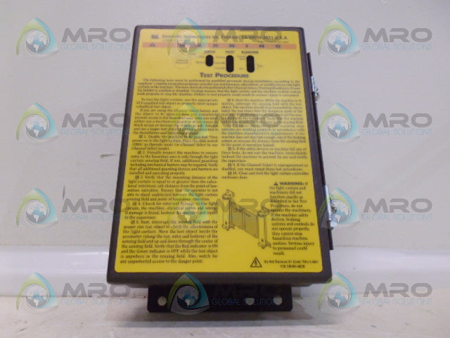 STI 70027-1000 LCC-FB-AC1-U LIGHT CURTAIN CONTROLLER (AS PICTURED) *NEW IN BOX*