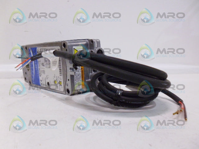 JOHNSON CONTROLS M9220-HGC-3 *NEW IN BOX*