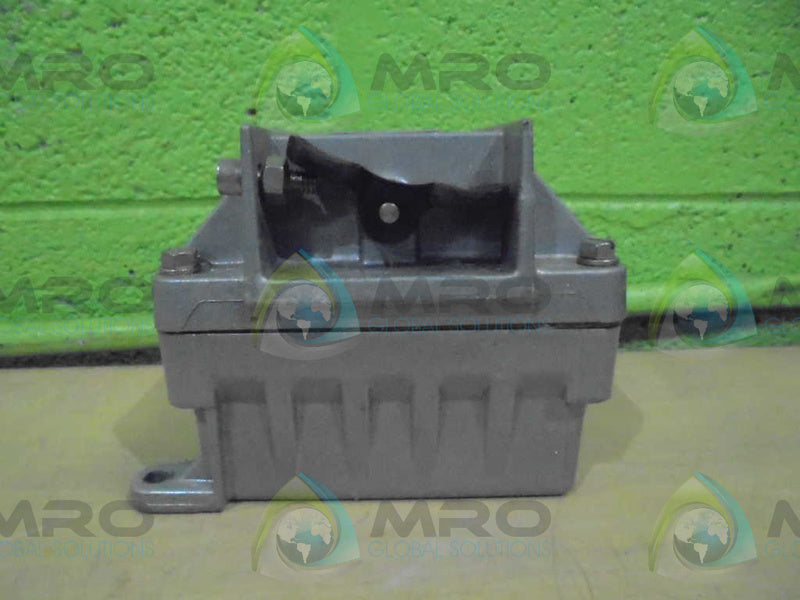SQUARE D FW8 MANUAL STARTER *USED*