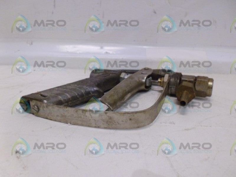 SPRAYING SYSTEMS SPRAY GUN (AS PICTURED) *USED*
