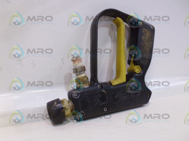 SPRAYING SYSTEMS 30 GUNJET SPRAY GUN 250 PSI (AS PICTURED) *USED*