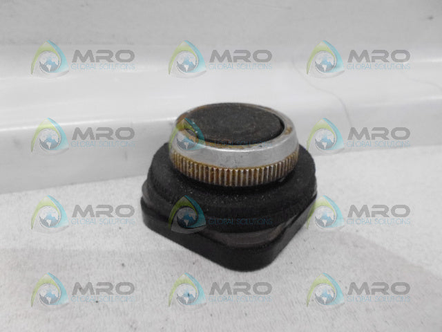 ALLEN BRADLEY 800T-A1 SER A PUSH BUTTON (GREEN) *USED*