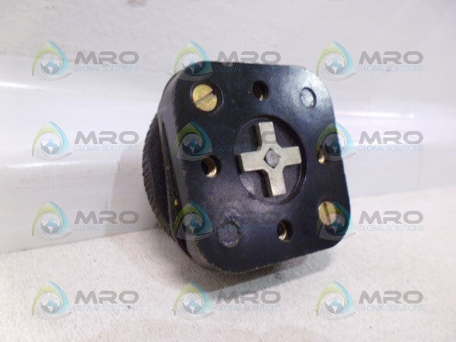 ALLEN BRADLEY 800T-A1 SER A PUSH BUTTON (GREEN) *USED*