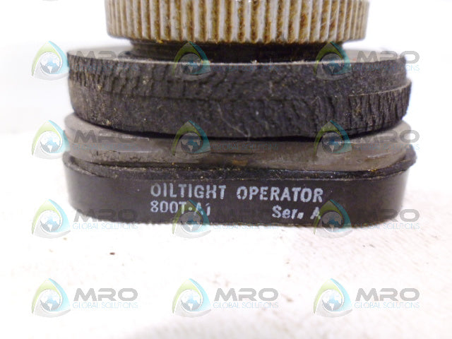 ALLEN BRADLEY 800T-A1 SER A PUSH BUTTON (GREEN) *USED*