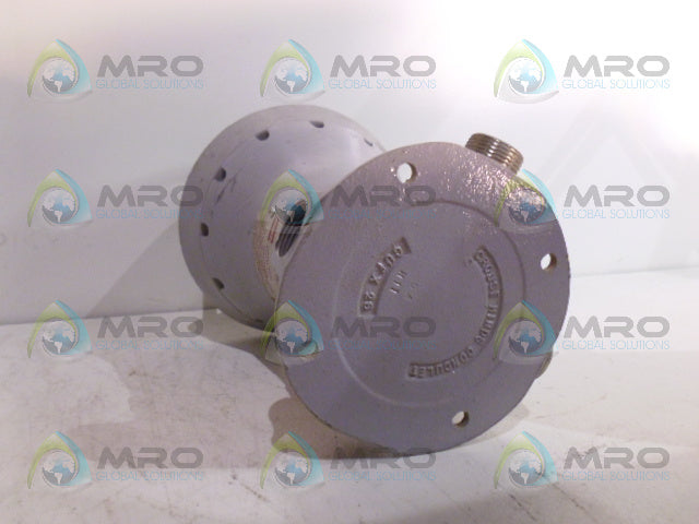 CROUSE-HINDS EVCX215 INDUSTRIAL LIGHT FIXTURE *NEW NO BOX*