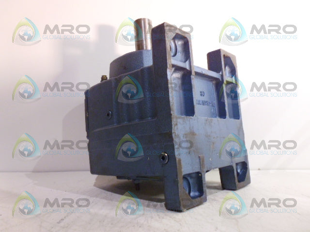 SEW EURODRIVE R67DV132S4 GEAR REDUCER RATIO 4.93 *USED*