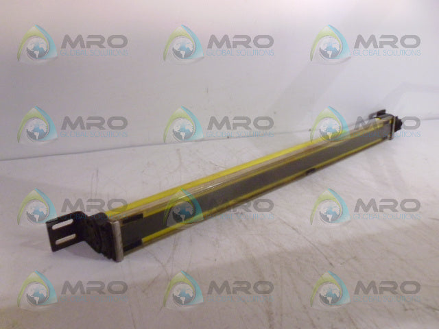 ALLEN BRADLEY R4J0640YD SER A GUARD SHIELD LIGHT CURTAIN REV. B *USED*
