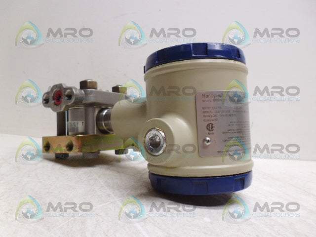 HONEYWELL STG974-E1A-00000-2J,CR,HC+XXXX PRESSURE TRANSMITTER *NEW NO BOX*