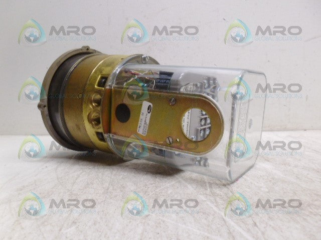 DWYER 43230SB SERIES 43000 PRESSURE SWITCH *NEW IN BOX*