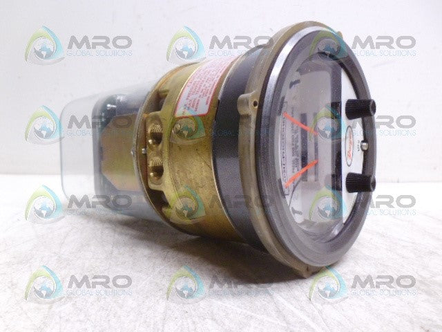 DWYER 43230SB SERIES 43000 PRESSURE SWITCH *NEW IN BOX*