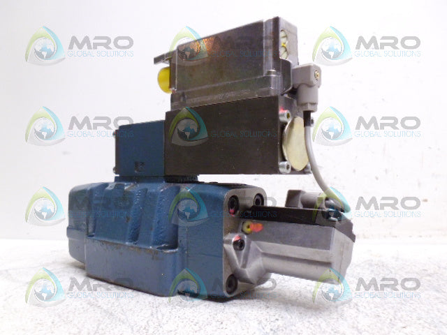 BOSCH 0811404258 DIRECTIONAL VALVE *NEW NO BOX*