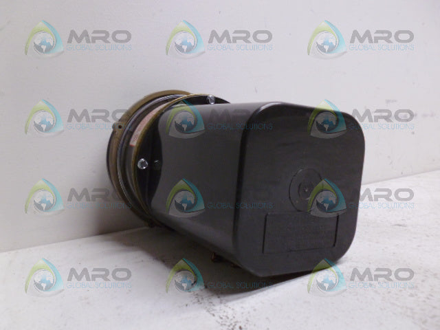 DWYER SERIES 3000 PHOTOHELIC A3010 PGAUGE 0-10" WC (AS PICTURED) *NEW IN BOX*
