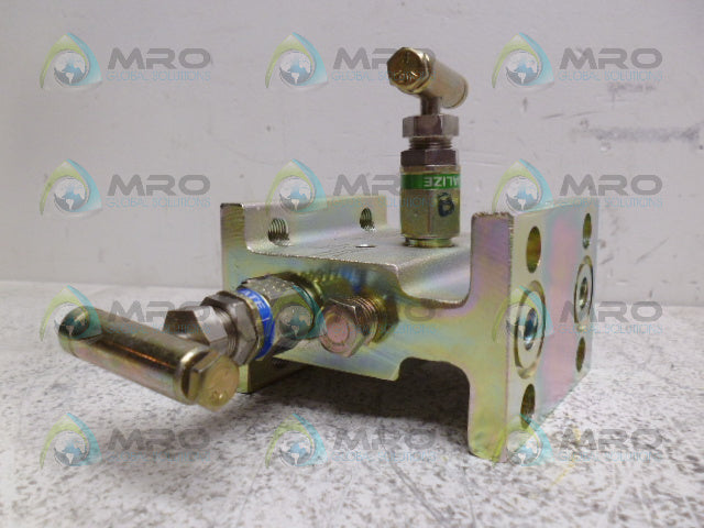 ROSEMOUNT C304031110-0000 ISOLATION MANIFOLD *NEW NO BOX*