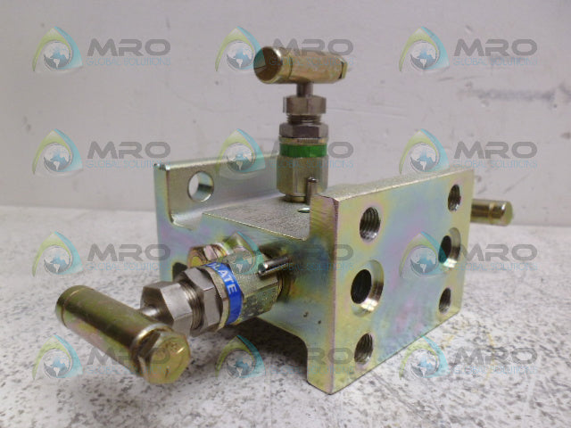 ROSEMOUNT C304031110-0000 ISOLATION MANIFOLD *NEW NO BOX*