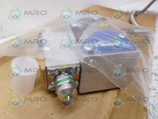 NORDSON 8503630 BCS-SURS-01201ACATBAXXXXN01 GLUE GUN *NEW IN BOX*
